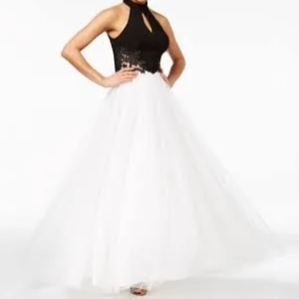 Blondie Nites Juniors' Colorblocked Tulle Halter Gown - White7